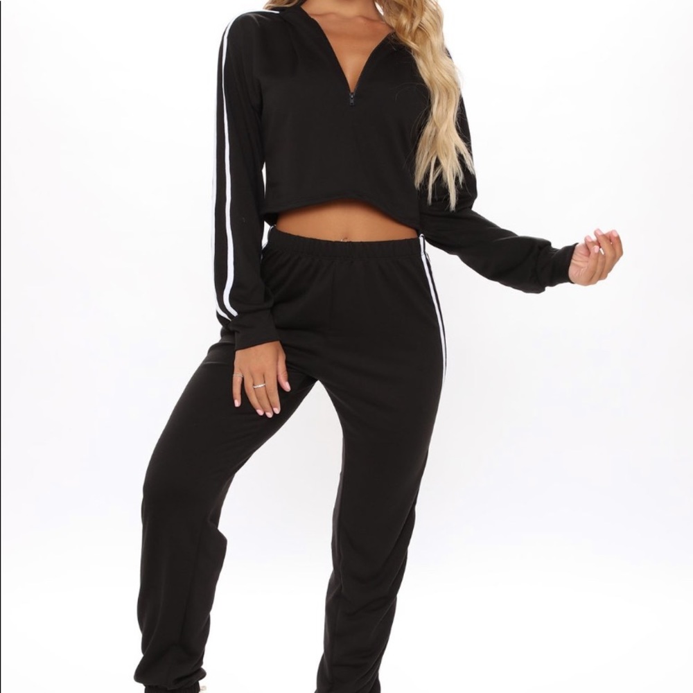 Fashion Nova Jogger Set Size Small